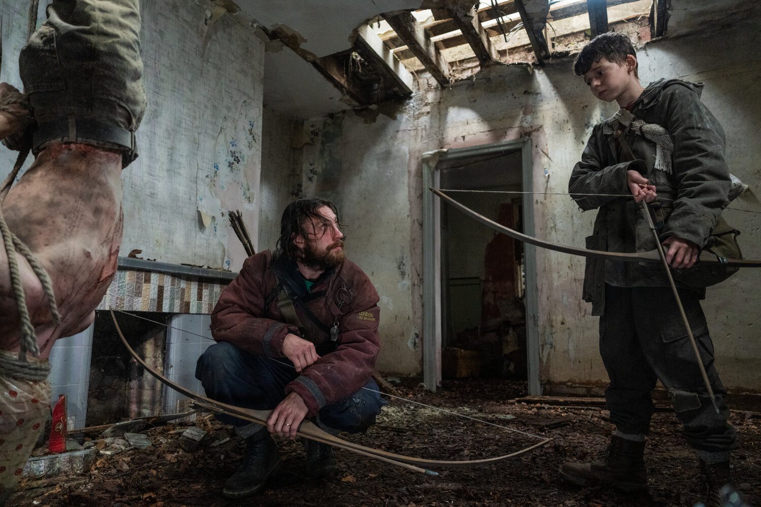 "28 Years Later" Review | Zombie Chaos with Emotional Depth 28 years later